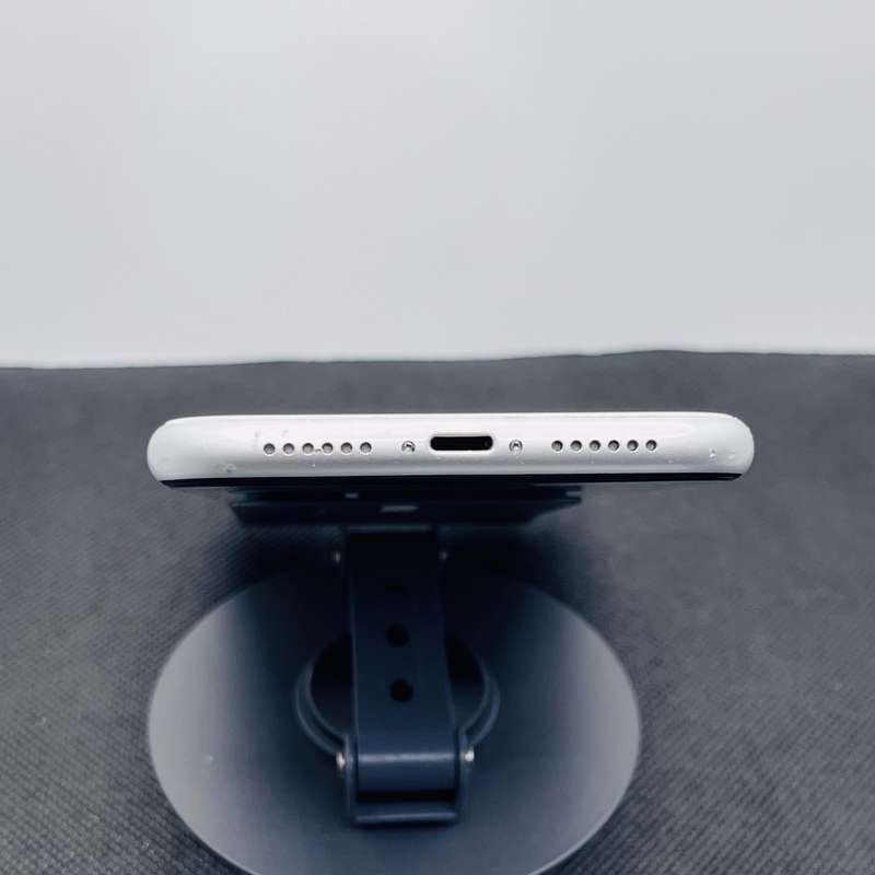 Apple iPhone XR 64GB White (3 Month Warranty) - Small Chip