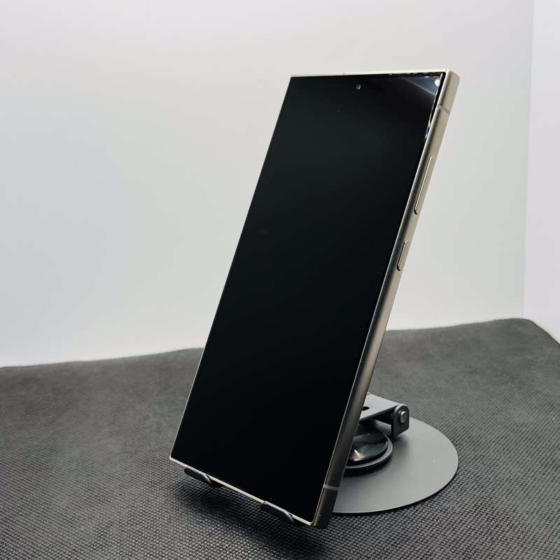 Samsung Galaxy S24 Ultra 256GB Dual Sim Titanium Gray (12 Month Warranty) - Mint Condition