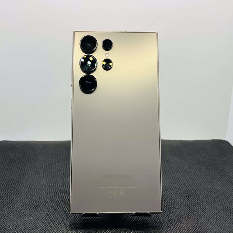 Samsung Galaxy S24 Ultra 256GB Dual Sim Titanium Gray (12 Month Warranty) - Mint Condition