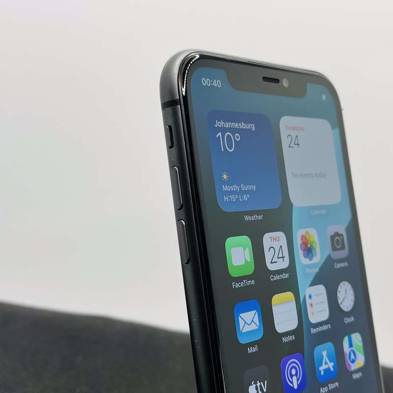 Apple iPhone 11 64GB Black (6 Month Warranty)