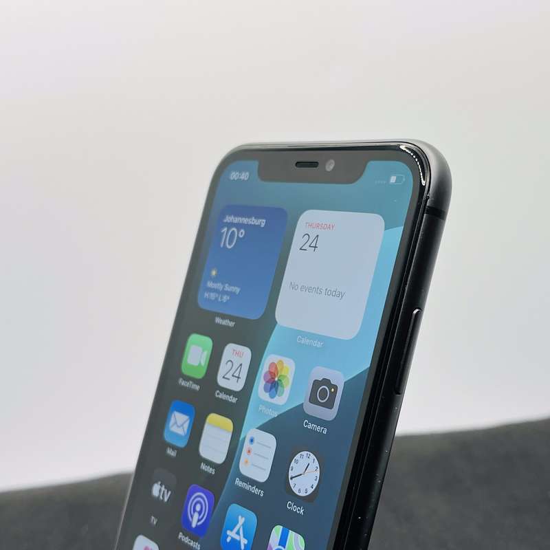 Apple iPhone 11 64GB Black (6 Month Warranty)