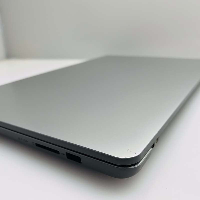Lenovo Ideapad 1 15AMN7 AMD Ryzen 5 2.80GHz 8GB RAM 512GB SSD Silver - Hinge Damage