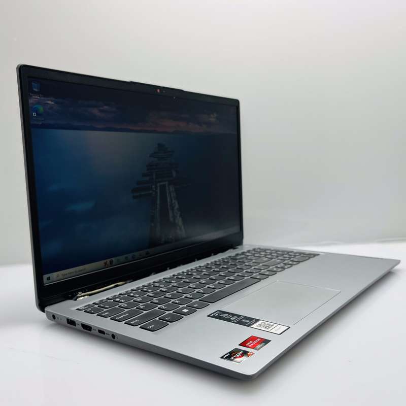 Lenovo Ideapad 1 15AMN7 AMD Ryzen 5 2.80GHz 8GB RAM 512GB SSD Silver - Hinge Damage