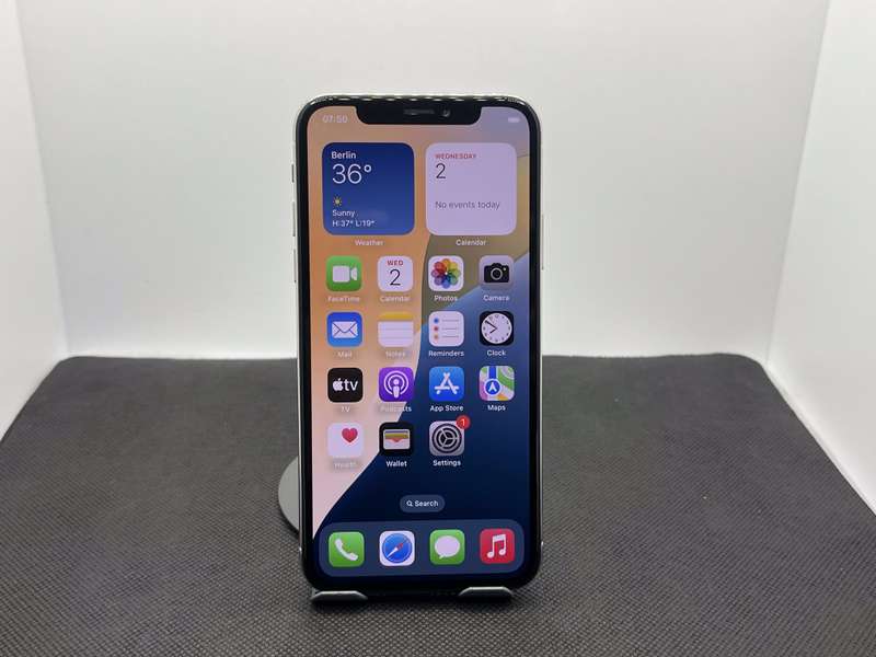Apple iPhone XS 64GB Silver (3 Month Warranty)