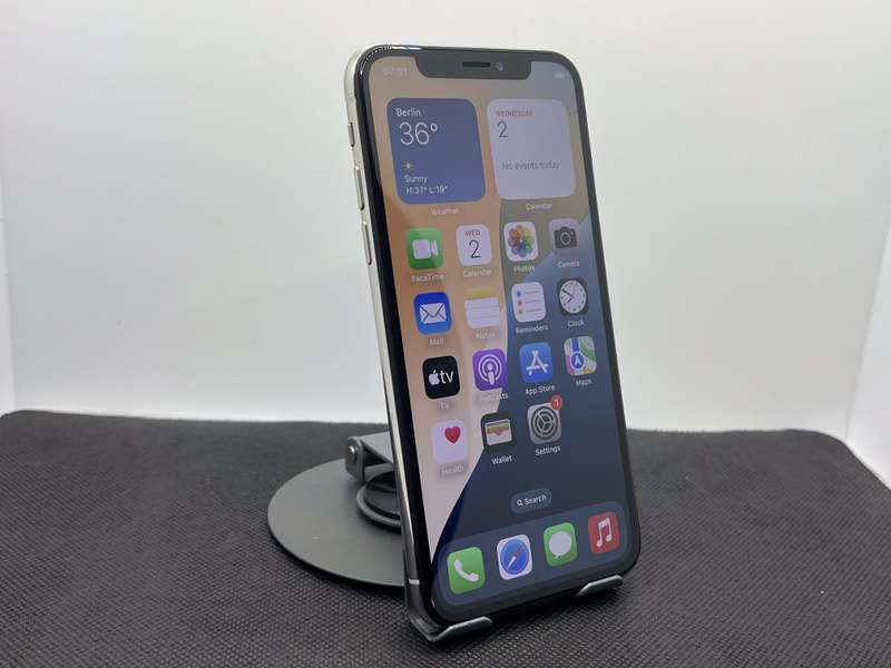 Apple iPhone XS 64GB Silver (3 Month Warranty)