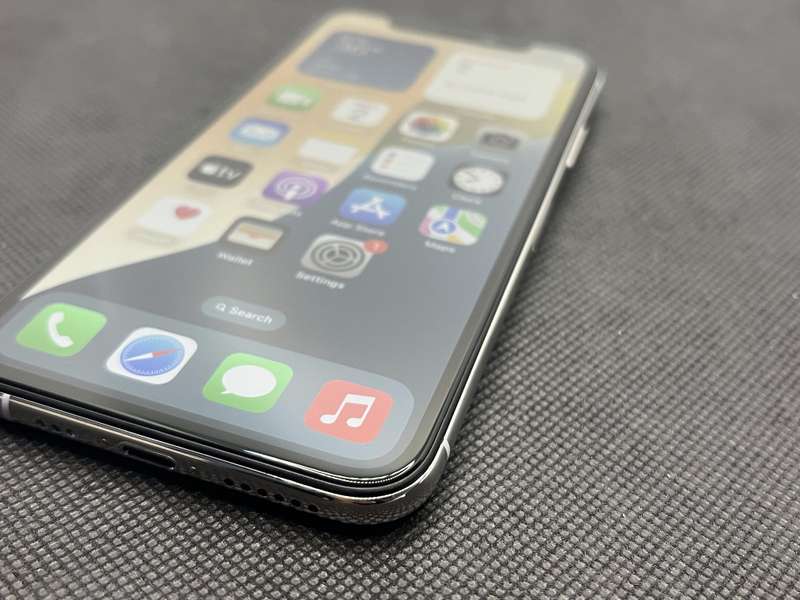 Apple iPhone XS 64GB Silver (3 Month Warranty)