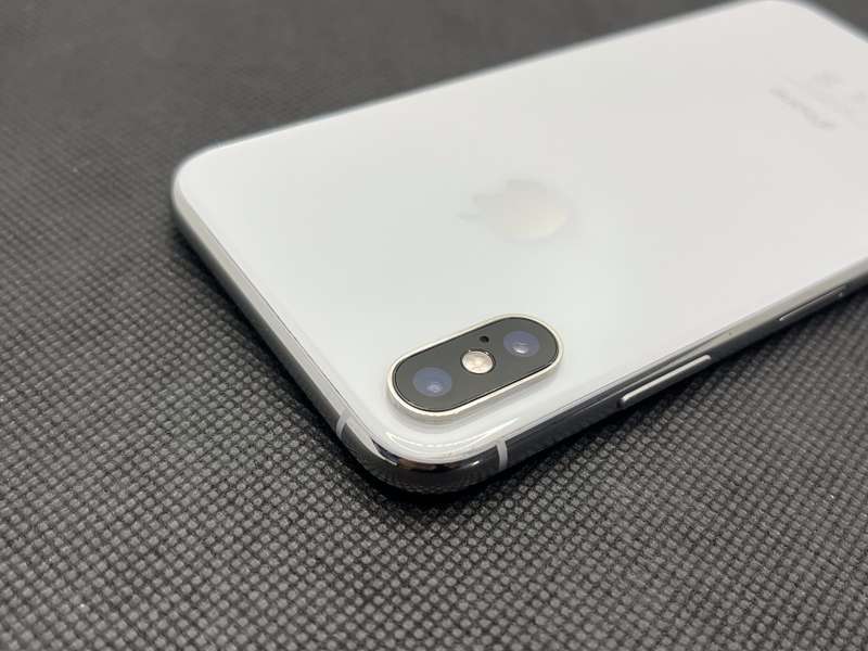 Apple iPhone XS 64GB Silver (3 Month Warranty)