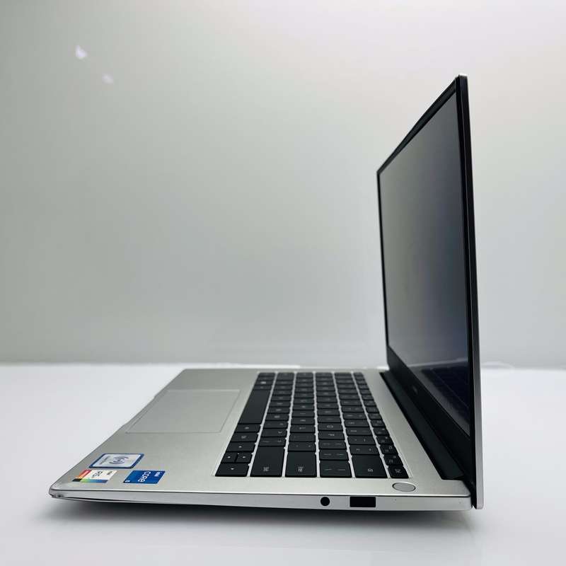 Huawei MateBook D14 11th Gen "Core i5" 2.50GHz 8GB RAM 512GB SSD Silver - Damaged Casing And Crac...