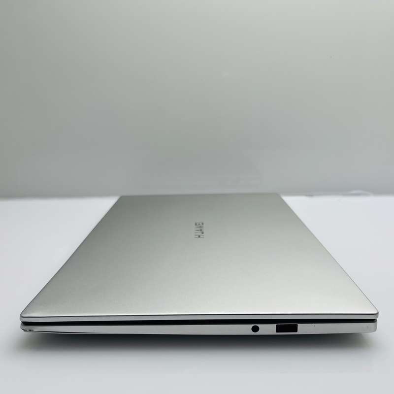 Huawei MateBook D14 11th Gen "Core i5" 2.50GHz 8GB RAM 512GB SSD Silver - Damaged Casing And Crac...