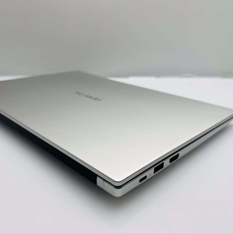 Huawei MateBook D14 11th Gen "Core i5" 2.50GHz 8GB RAM 512GB SSD Silver - Damaged Casing And Crac...