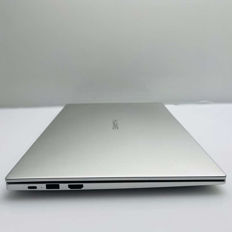 Huawei MateBook D14 11th Gen "Core i5" 2.50GHz 8GB RAM 512GB SSD Silver - Damaged Casing And Crac...