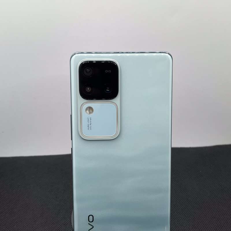 Vivo V30 512GB Dual Sim Aqua (6 Month Warranty)  Mint Condition