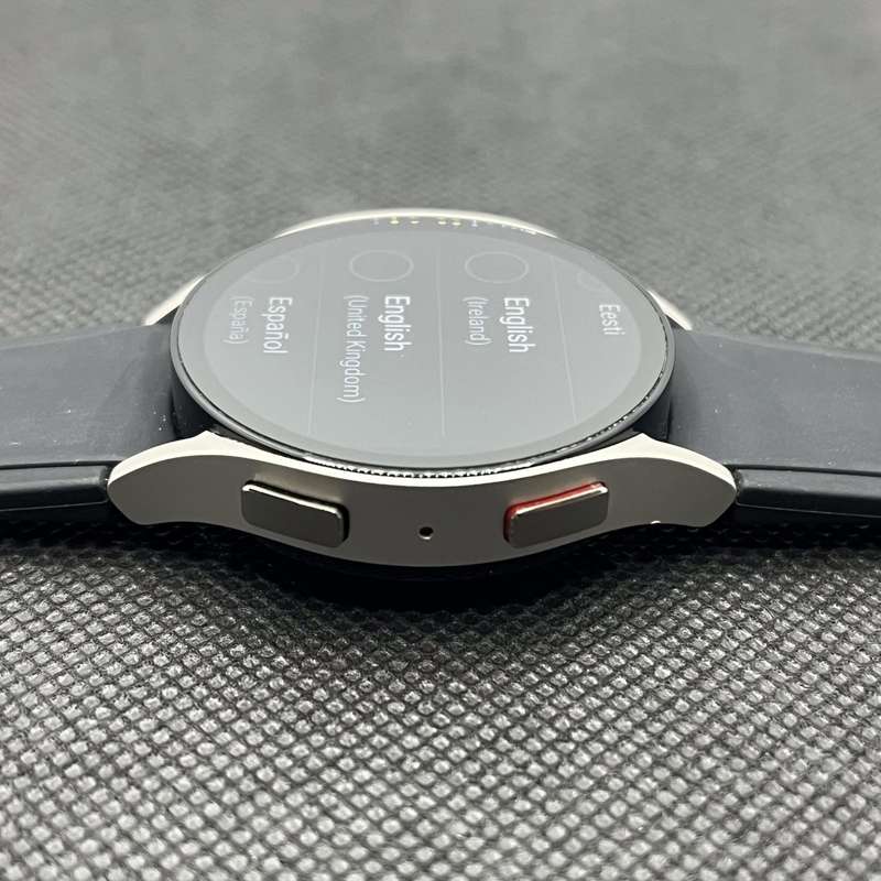 Samsung Galaxy Watch 6 40mm GPS Only Silver (3 Month Warranty) - With Black Straps