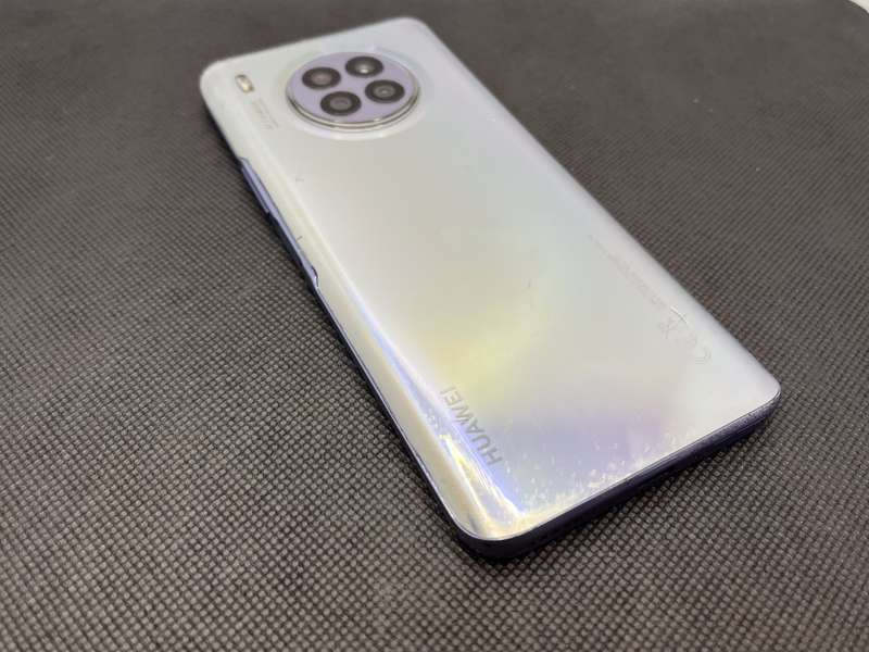 Huawei Nova 8i 128GB Moonlight Silver - Cracked Screen And Screen Damage