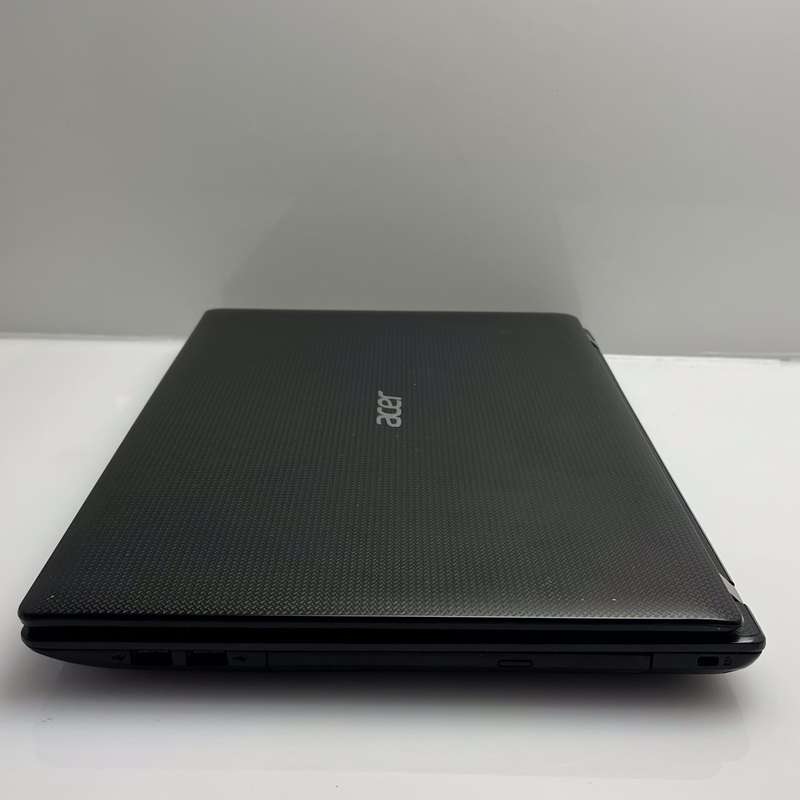 Acer Aspire 5742 "Core i5" 2.67 GHz 8GB RAM 128GB SSD Black - Bright Spots And Faulty Battery