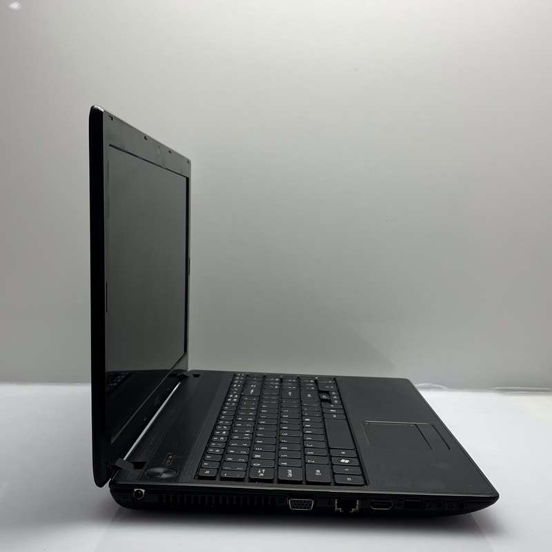 Acer Aspire 5742 "Core i5" 2.67 GHz 8GB RAM 128GB SSD Black - Bright Spots And Faulty Battery
