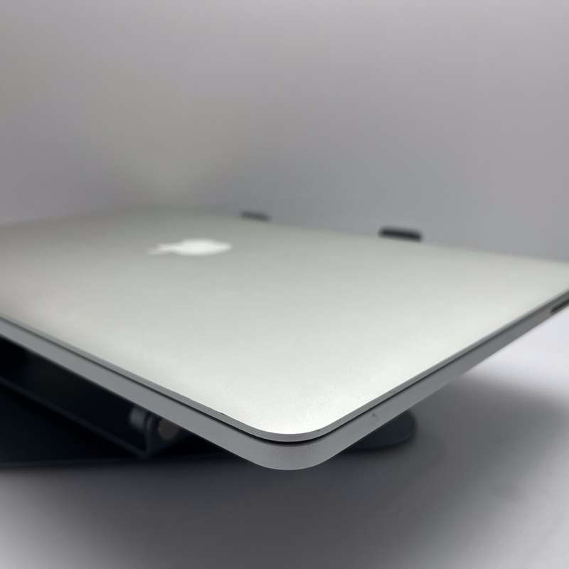Apple MacBook Pro 15-Inch Core i7 2.20GHz (Mid 2015) 16GB RAM 256GB SSD Silver (3 Month War...