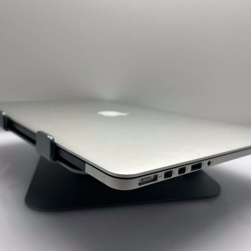 Apple MacBook Pro 15-Inch Core i7 2.20GHz (Mid 2015) 16GB RAM 256GB SSD Silver (3 Month War...