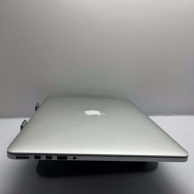 Apple MacBook Pro 15-Inch Core i7 2.20GHz (Mid 2015) 16GB RAM 256GB SSD Silver (3 Month War...
