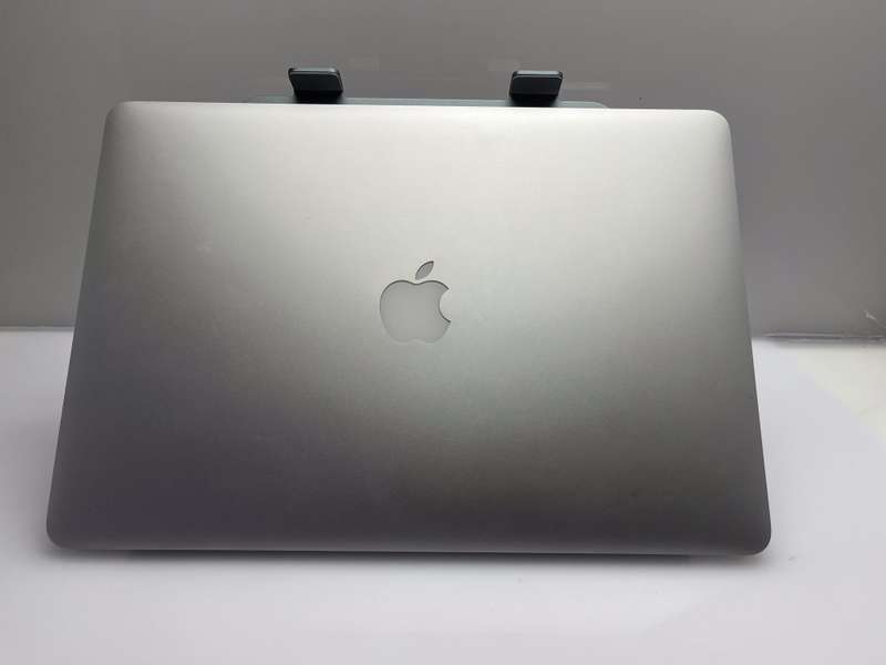 Apple MacBook Pro 15-Inch Core i7 2.20GHz (Mid 2015) 16GB RAM 256GB SSD Silver (3 Month War...