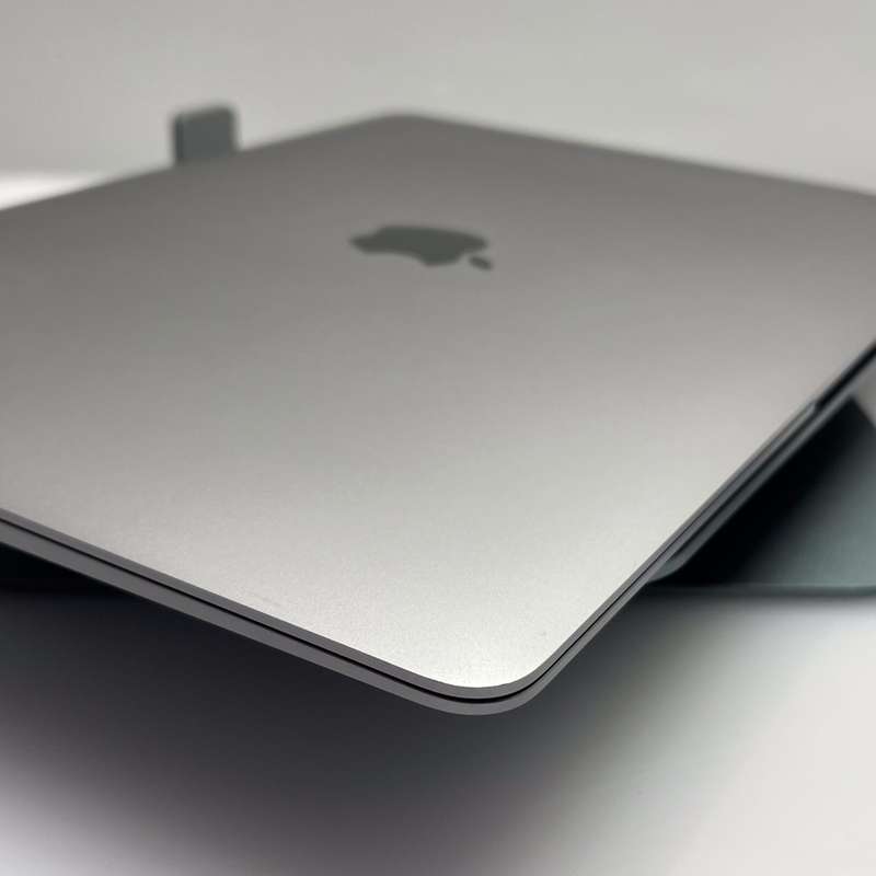 Apple MacBook Air 13-Inch Core i5 1,60GHz 8GB RAM 128GB SSD (True Tone, 2019) Space Gray (6...