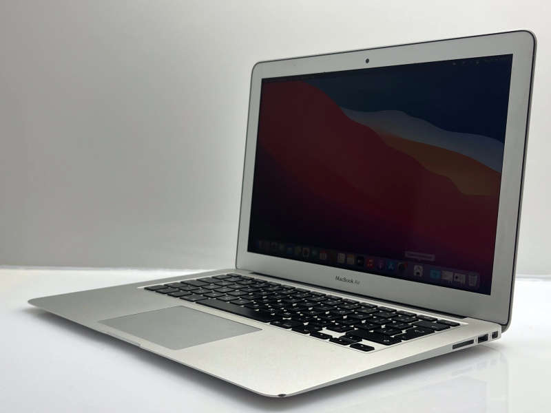 Apple MacBook Air 13-inch "Core i5" 1.6GHz (Early 2015) 8GB RAM 128GB SDD Silver
