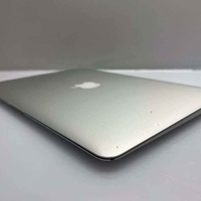 Apple MacBook Air 13-inch "Core i5" 1.6GHz (Early 2015) 8GB RAM 128GB SDD Silver