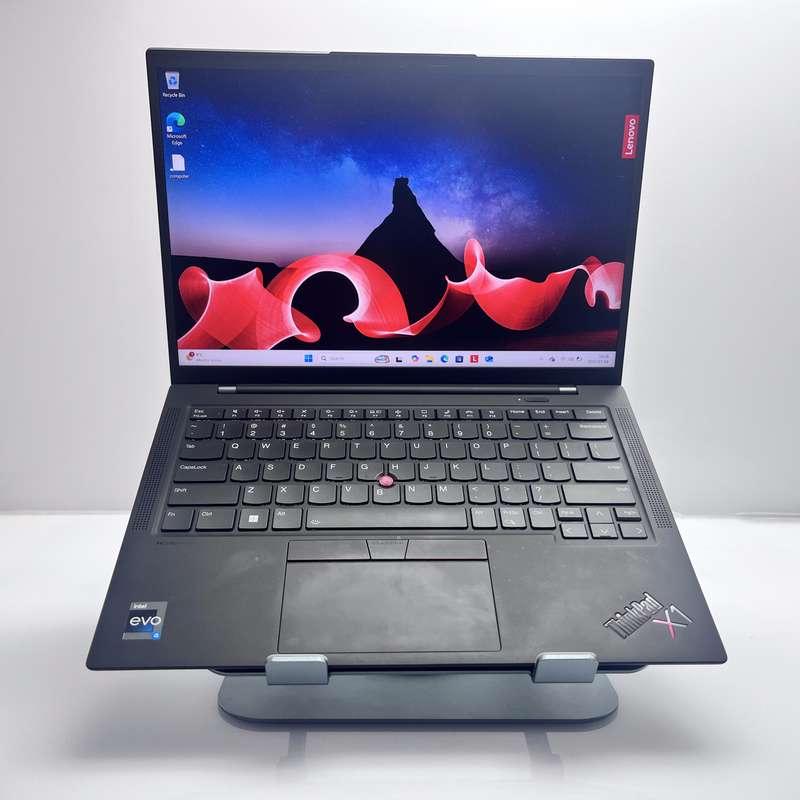 Lenovo Thinkpad X1 "Core i5" 1.30GHz 16GB RAM 512GB SSD Carbon Black (6 Month Warranty)