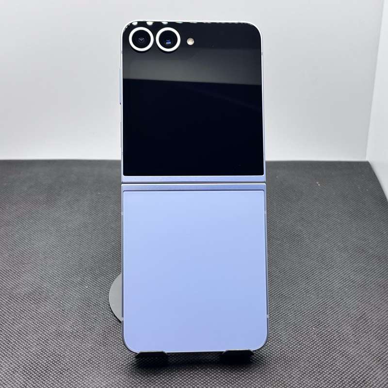 Samsung Galaxy Z Flip 6 256GB Blue + Cover Bundle Value: R500 (6 Month Warranty)