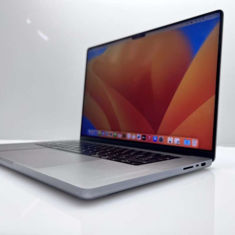Apple MacBook Pro M1 Pro 16-Inch 10CPU/16GPU 16GB RAM 512GB SSD Space Grey (12 Month Warranty)