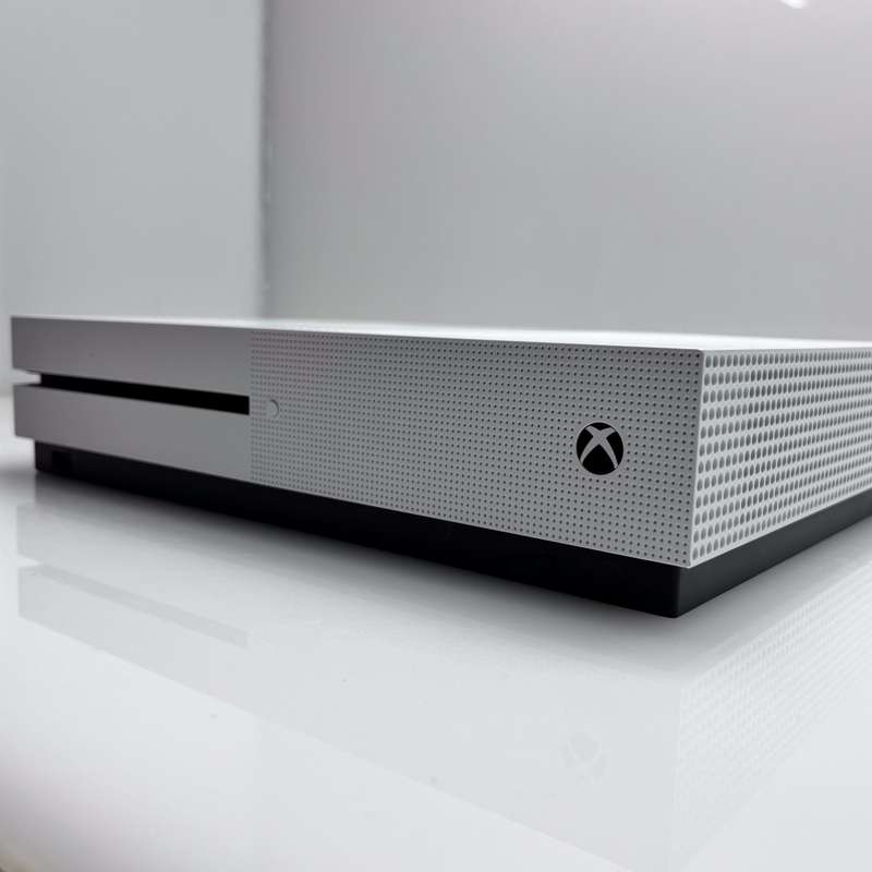 Xbox One S 1 TB White + HDMI Cable + Power Cable (3 Month Warranty)