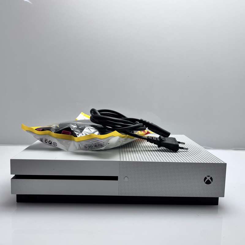 Xbox One S 1 TB White + HDMI Cable + Power Cable (3 Month Warranty)