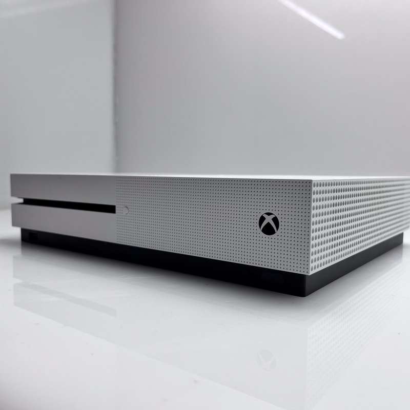 Xbox One S 1 TB White + HDMI Cable + Power Cable (3 Month Warranty)