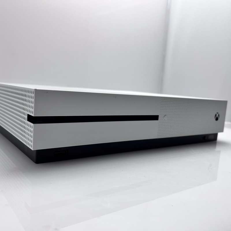 Xbox One S 1 TB White + HDMI Cable + Power Cable (3 Month Warranty)