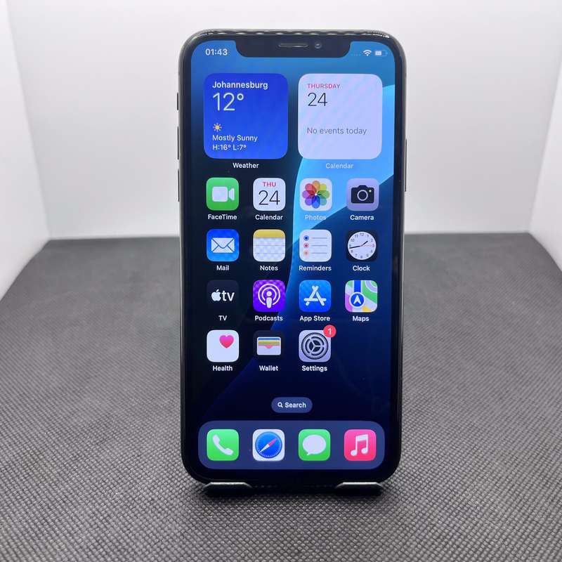 Apple iPhone Xs 64GB Black (3 Month Warranty) - Blurry Front Camera
