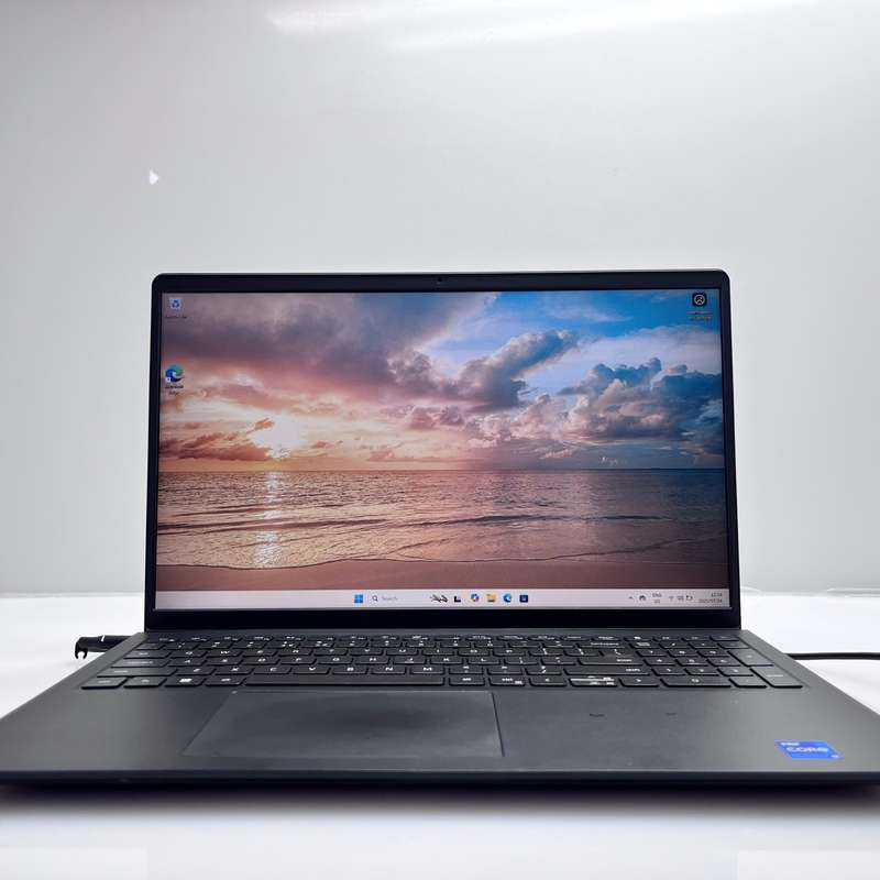 Dell Vostro 15 3510 "Core i5" 16GB RAM 256GB SSD Grey - Faulty Battery