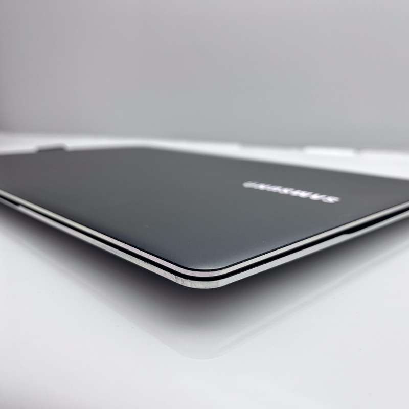 Samsung Series 9 UltraBook 4GB RAM 256GB SSD - Faulty Battery | Bright Spots