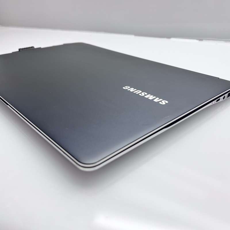 Samsung Series 9 UltraBook 4GB RAM 256GB SSD - Faulty Battery | Bright Spots