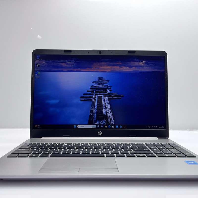 HP 250 G9 8GB RAM 256GB SSD - Faulty Charger | Bright Spot | Pressure Mark