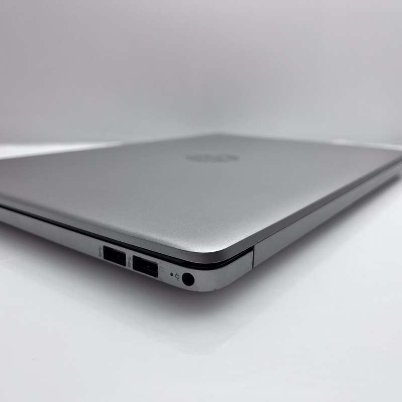 HP 250 G9 8GB RAM 256GB SSD - Faulty Charger | Bright Spot | Pressure Mark