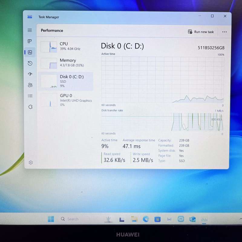 Huawei MateBook D15 "Core i3" 8GB RAM 256GB SSD Silver - Minor Bright Spot