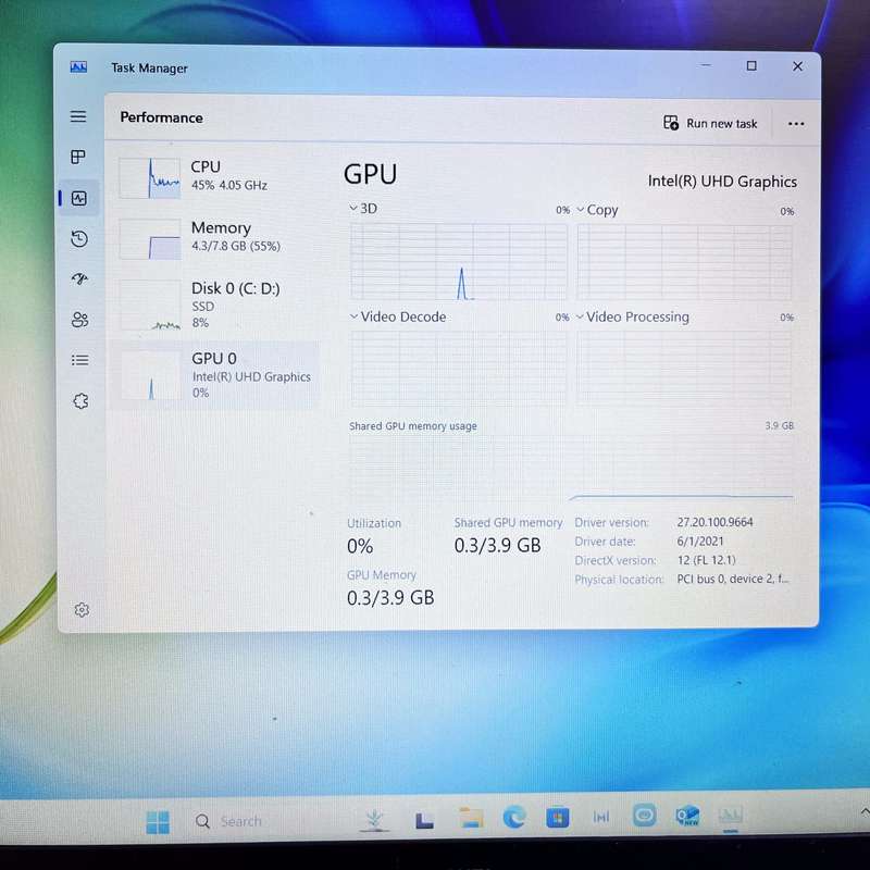 Huawei MateBook D15 "Core i3" 8GB RAM 256GB SSD Silver - Minor Bright Spot