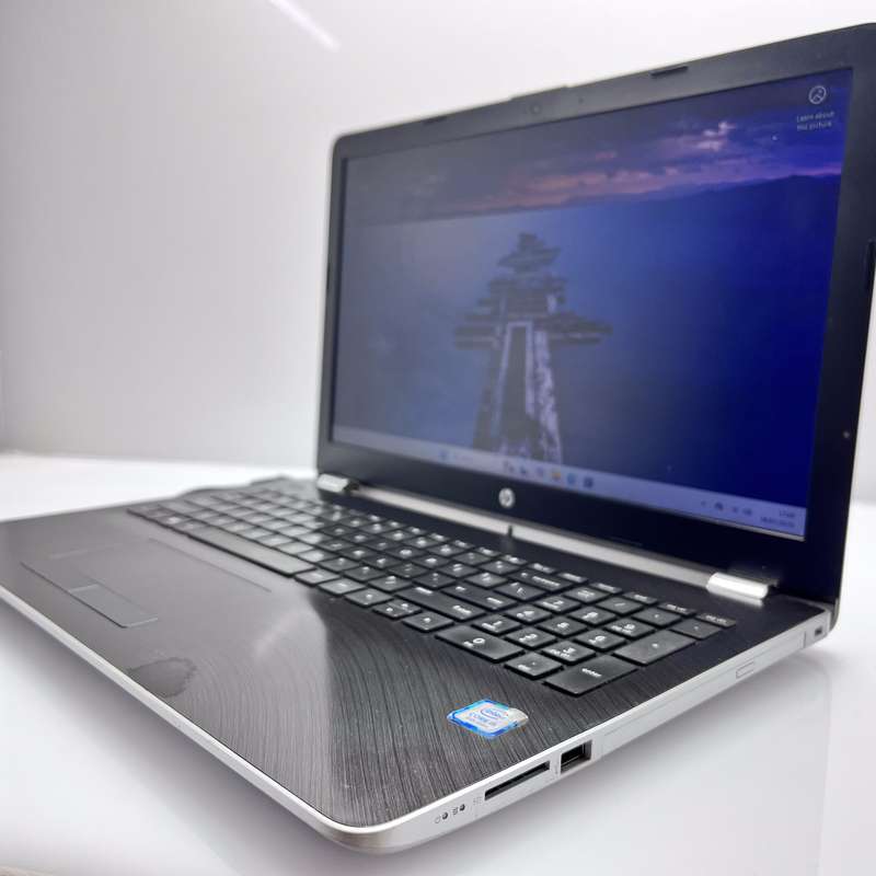 HP 15-bs105ni Core i5 8th Gen 8GB RAM 512GB Sata SSD No Battery Silver