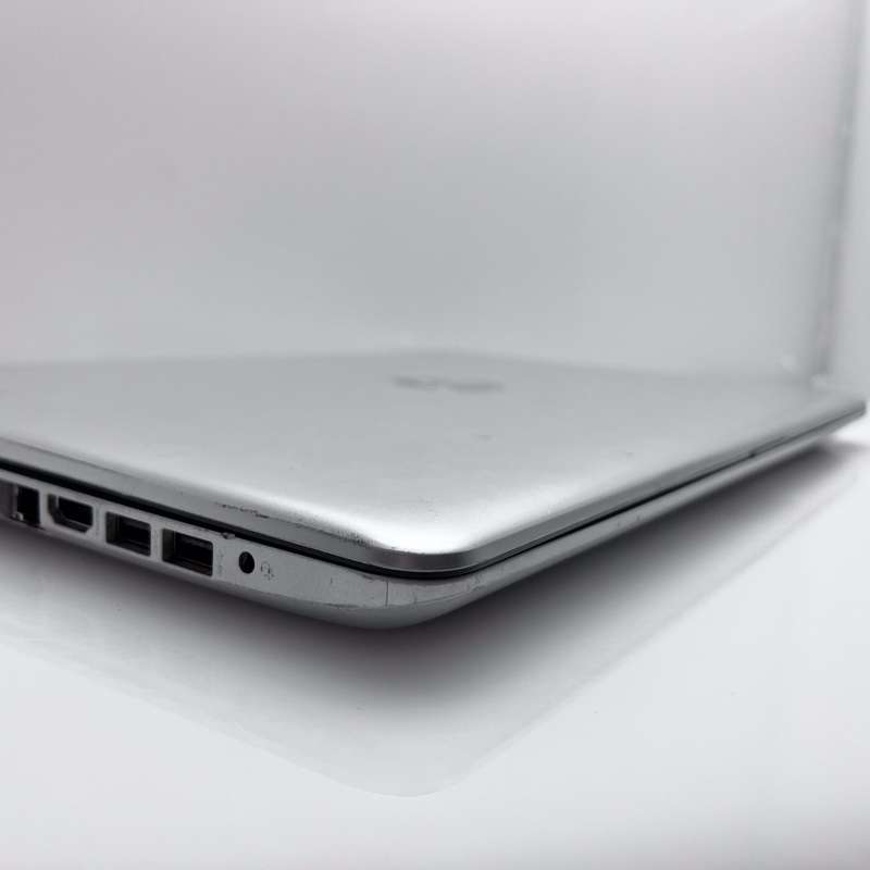 HP 15-bs105ni Core i5 8th Gen 8GB RAM 512GB Sata SSD No Battery Silver