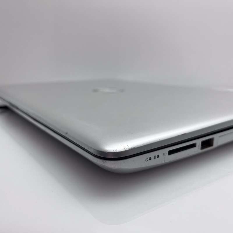 HP 15-bs105ni Core i5 8th Gen 8GB RAM 512GB Sata SSD No Battery Silver