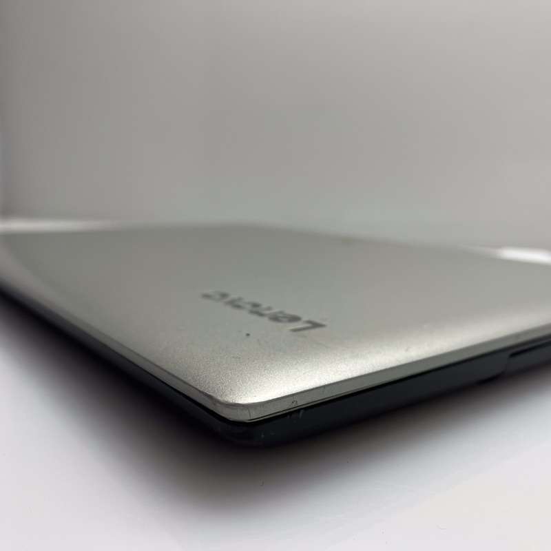 Lenovo 80SG "Celeron" 4GB RAM 512GB SSD (SATA) Silver