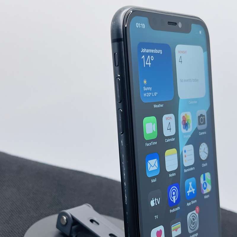 Apple iPhone 11 128GB Black (6 Month Warranty)