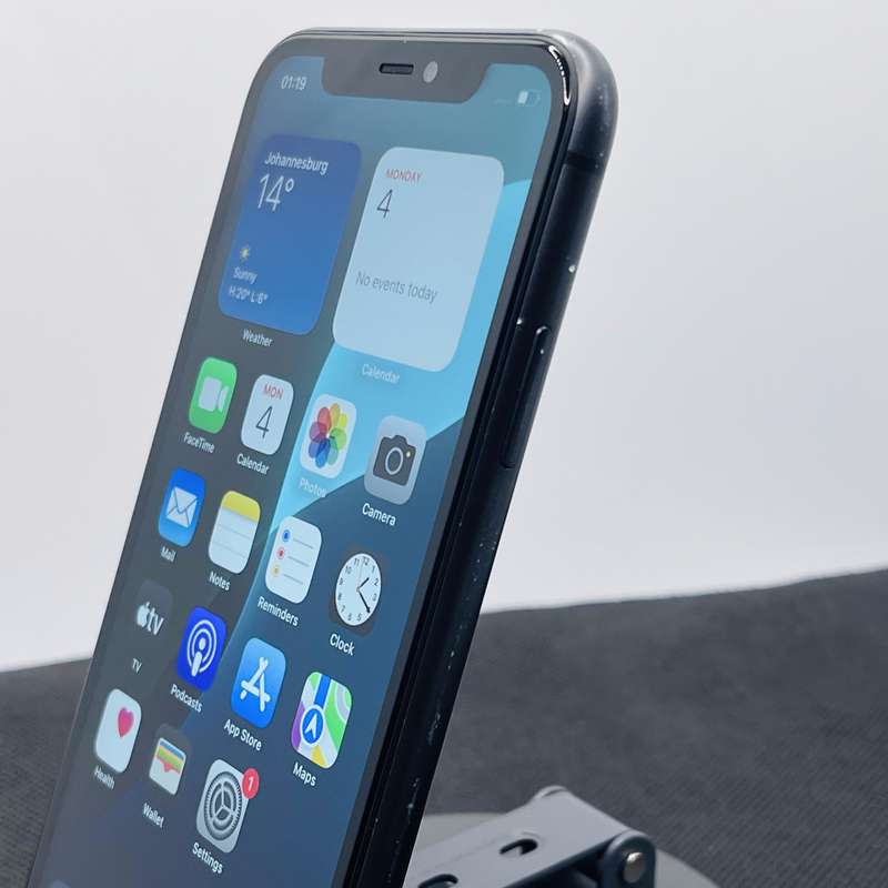 Apple iPhone 11 128GB Black (6 Month Warranty)