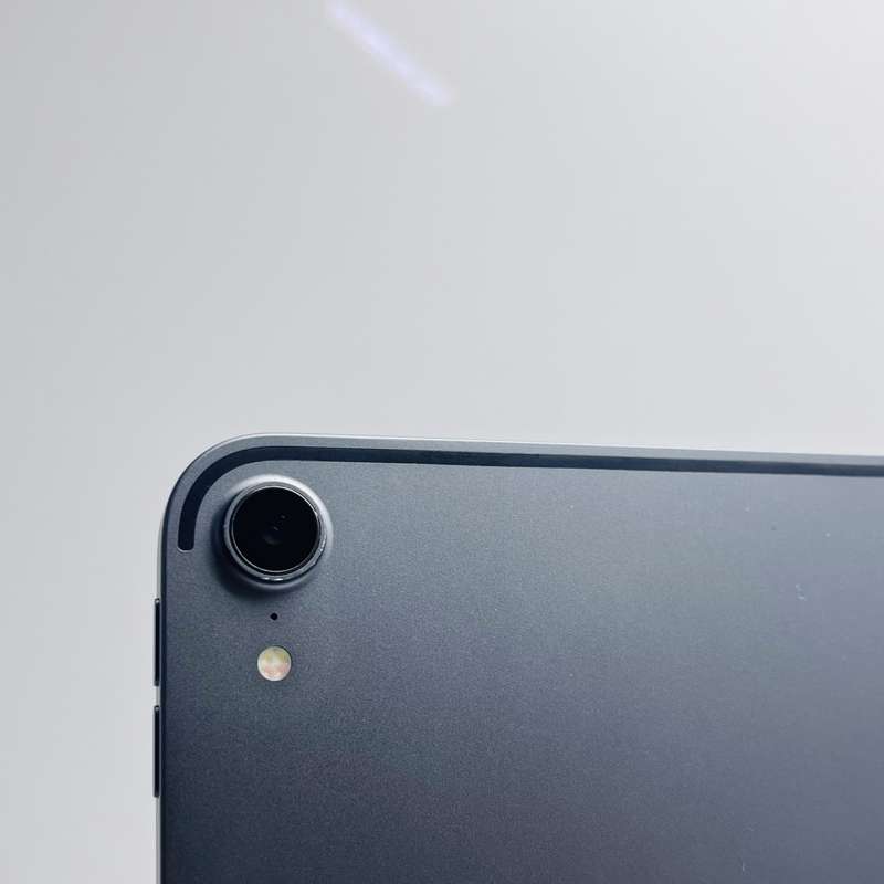 Apple iPad Pro 12.9 3rd Gen (Wifi Only) 64GB Space Grey - No Face ID And Screen Damage