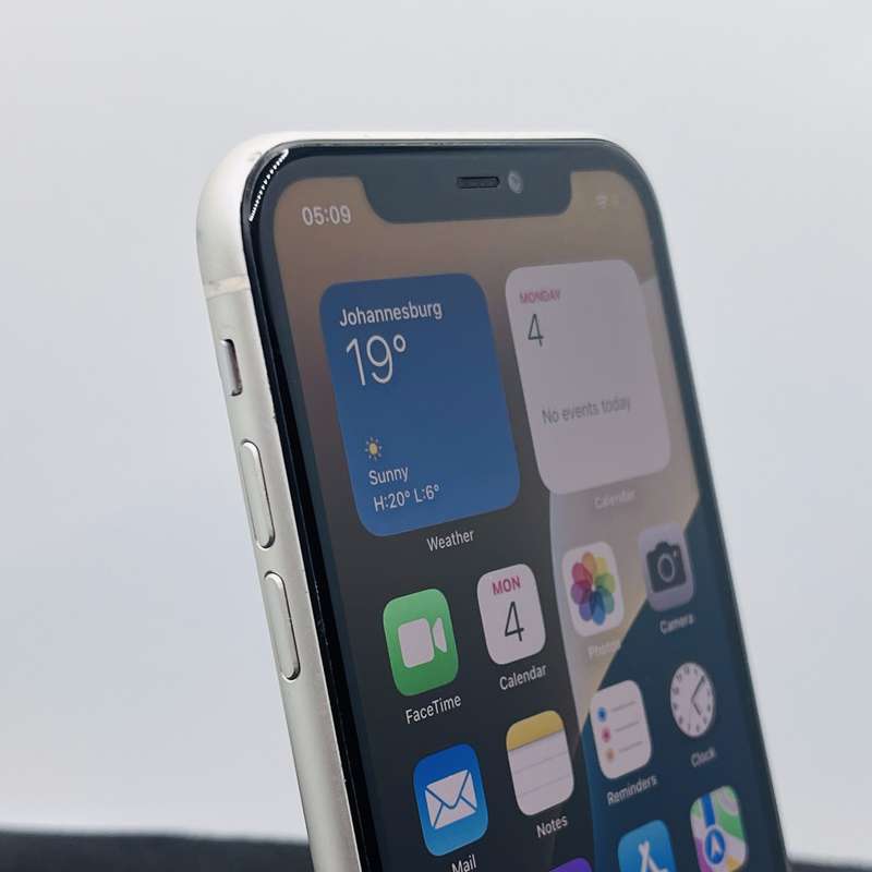 Apple iPhone 11 White 256GB (6 Month Warranty)